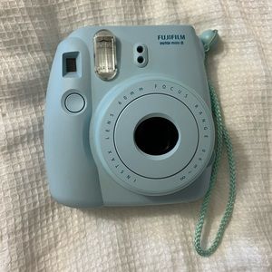 Fujifilm instax mini 8 camera